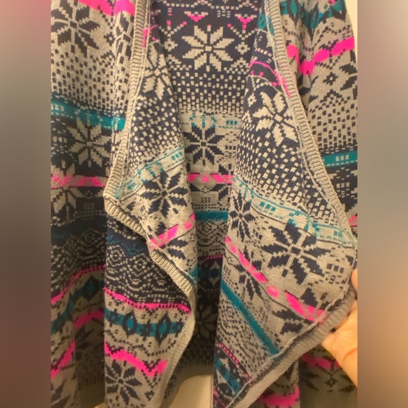 Torrid Snowflake Patterned Open Cardigan - Picture 4 of 5